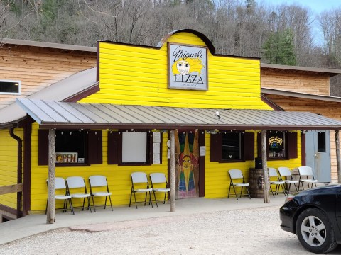 A Menu Mainstay For Decades, You Have To Try The Pizza Sandwich From This Small-Town Restaurant In Kentucky