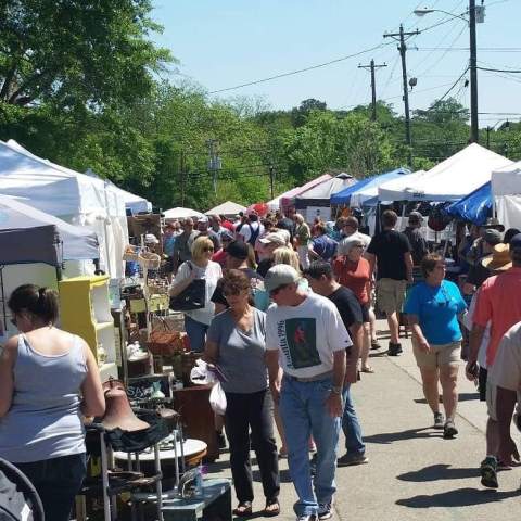 Few People Know The Small Town Of Braselton, Georgia Is Home To A Massive Antique And Art Festival