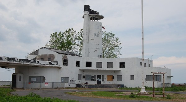 This Fascinating Cleveland Coast Guard Station Had Been Abandoned And Reclaimed By Nature For Decades