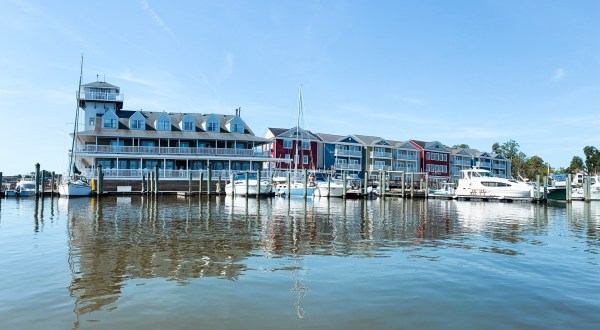 This Charming Waterfront Town In Virginia Is Perfect For A Day Trip