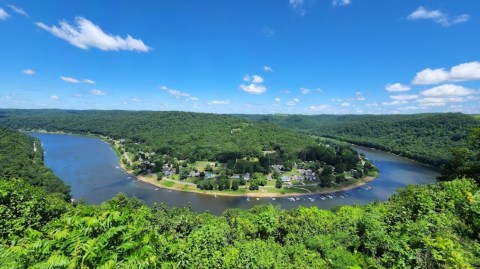 You Will Feel Like You’re On Top Of The World At This Pennsylvania Overlook That Sits 500 Feet Above The Allegheny River