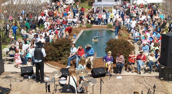 The World Catfish Festival Just Might Be Mississippi’s Biggest And Baddest Foodie Event