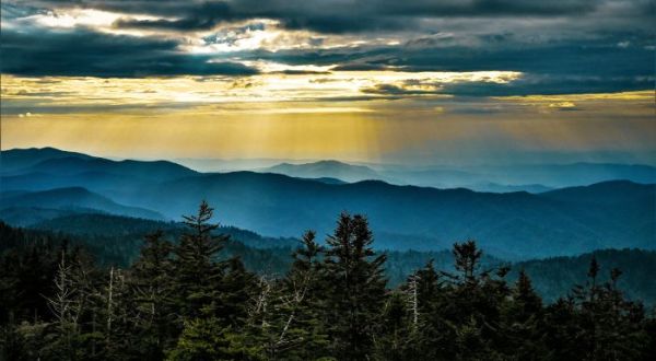 Anyone Visiting The Great Smoky Mountains National Park In Tennessee Needs To Know This New Parking Rule