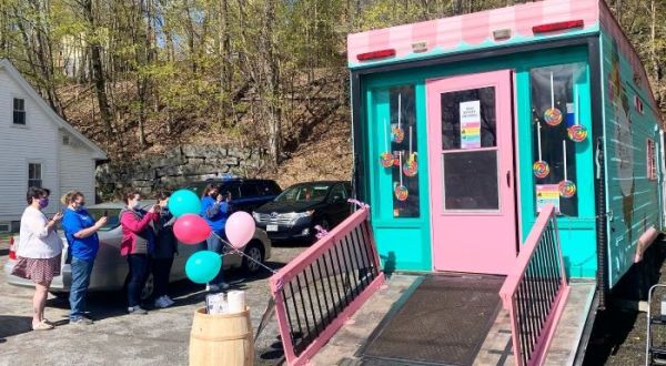 This Candy Store in Maine Was Ripped Straight From The Pages Of A Fairytale