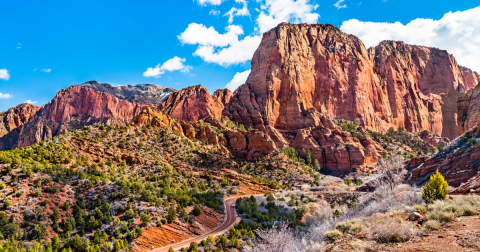 This Scenic Drive Runs Straight Through Utah's Zion National Park, And It's A Breathtaking Journey