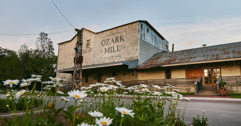 This Speakeasy-Inspired Restaurant In Missouri Is Marvelously Moody