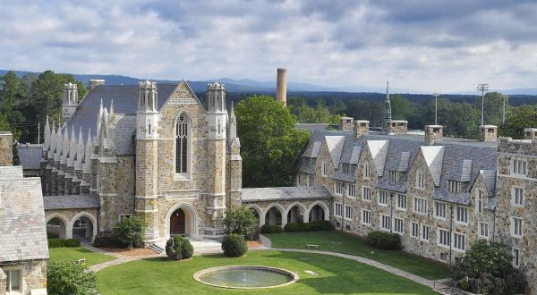 The Stunning College In Georgia That Looks Just Like Hogwarts