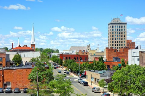 The Friendly Small Town In Michigan That's Perfect For A Spring Day Trip