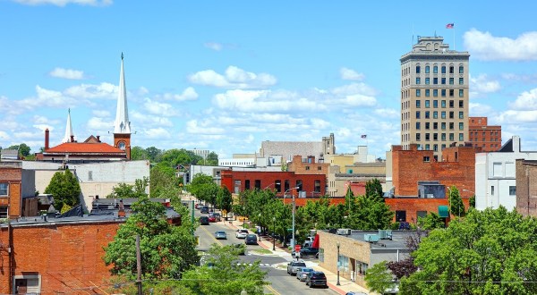 The Friendly Small Town In Michigan That’s Perfect For A Spring Day Trip