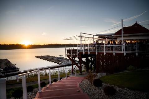 6 Restaurants In Indiana With The Most Amazing Waterfront Dining