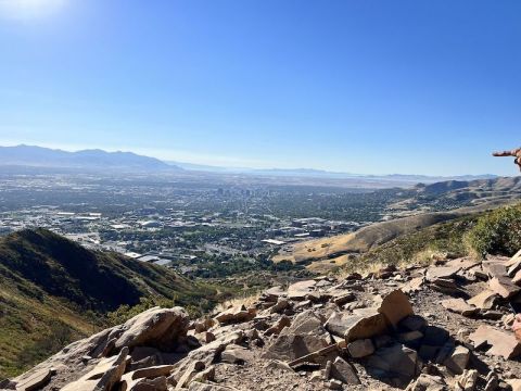 The Living Room Lookout Trail Is A Hike In Utah That Will Melt Your Stress Away
