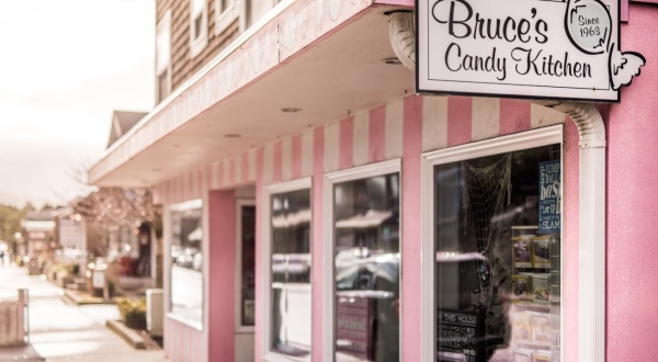 This Candy Store In Oregon Was Ripped Straight From The Pages Of A Fairytale