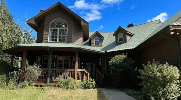 You’ll Never Forget Your Stay At This Charming Cabin In Georgia With Its Very Own Swimming Pool