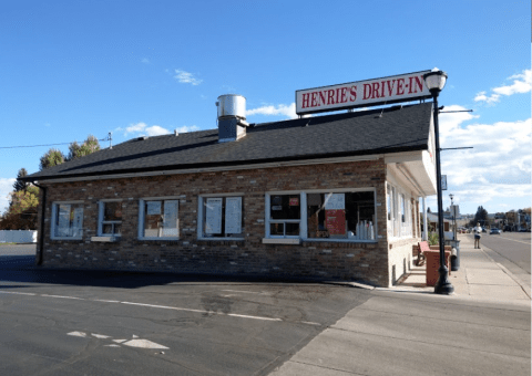 You Can Still Order Chubby Cheeseburgers At This Old School Eatery In Utah