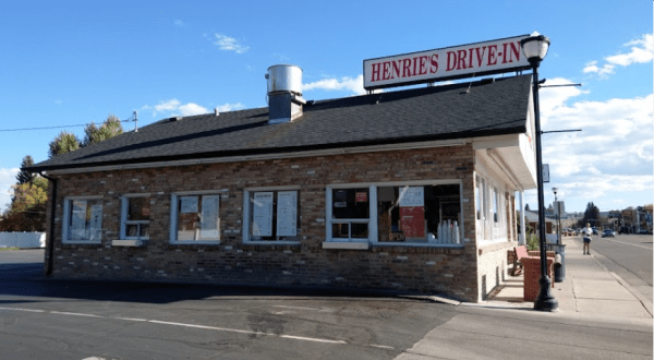 You Can Still Order Chubby Cheeseburgers At This Old School Eatery In Utah