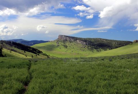 Steamboat Point Is An Easy Hike In Wyoming That Will Lead You Someplace Unforgettable