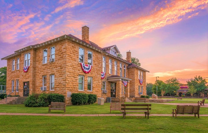 best small towns in arkansas