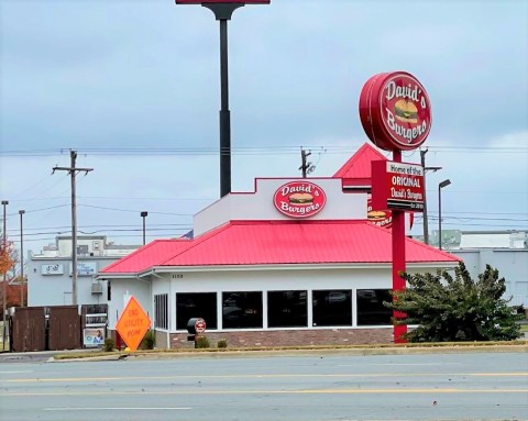 You Can Order Double Cheeseburgers And Bottomless Fries At This Old School Eatery In Arkansas