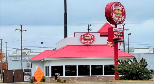 You Can Order Double Cheeseburgers And Bottomless Fries At This Old School Eatery In Arkansas