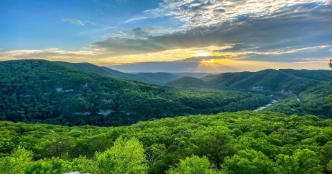 One Of The Most Breathtaking Wonders In America Is Hiding Right Here In Virginia