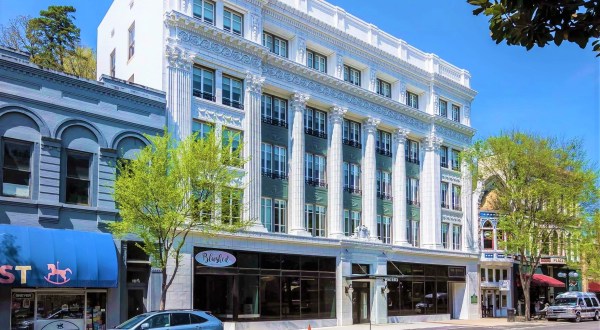 Once Partially Abandoned And Left To Decay, The Thompson Building In Arkansas Has Been Restored To Its Former Glory