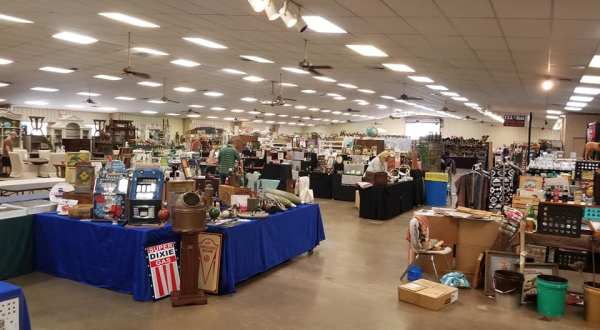 Visit Two Incredible Texas Flea Markets In One Awesome Weekend Full Of Treasure Hunting