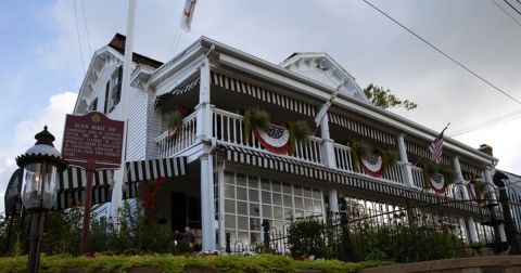 The Historic Restaurant In New Jersey Where You Can Still Experience Colonial America