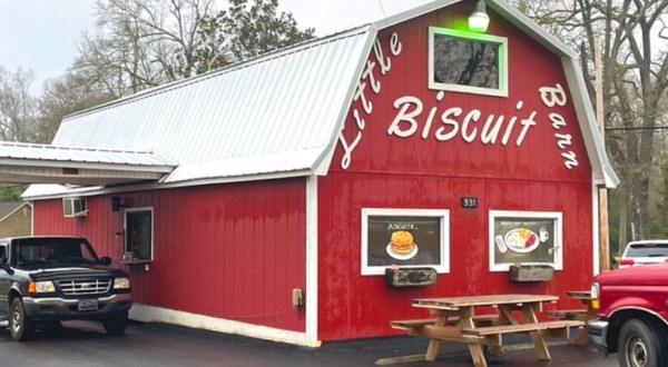 People Are Going Wild Over The Handmade Monster Biscuit At This Tiny South Carolina Restaurant