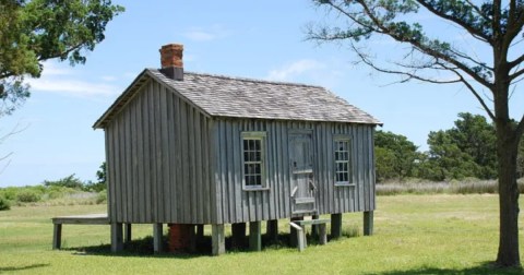 The North Carolina Ghost Town And Island That's Perfect For A Day Trip