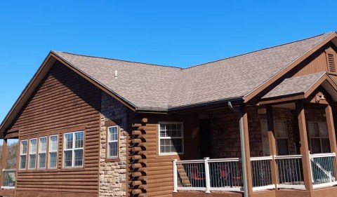 There's A Breathtaking Cabin Tucked Away Near Missouri’s Table Rock Lake