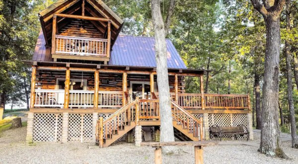Get Away From It All At This Cabin With A Private Lake And Hot Tub In Missouri