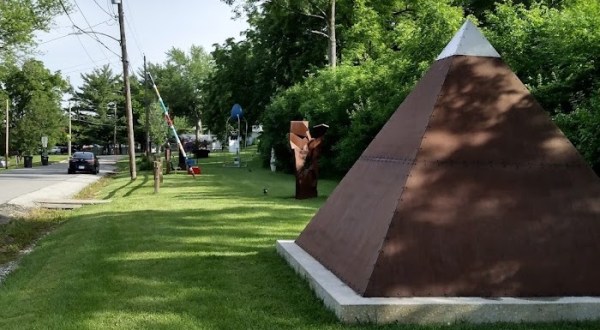 There’s A Hidden Sculpture Park In Iowa, And It’s One Of The Quirkiest Places You’ll Ever Go