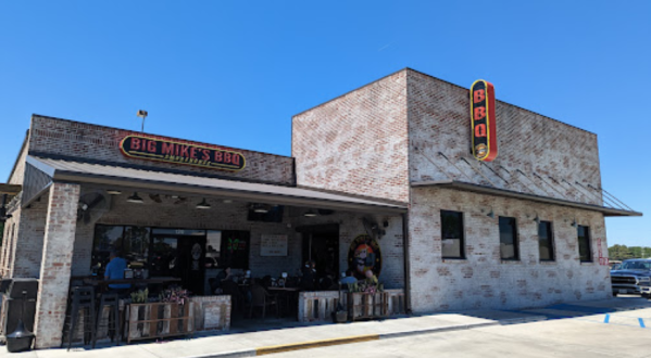 Chow Down At Big Mike’s, A Delicious BBQ Restaurant In Louisiana