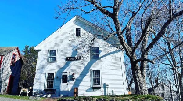 There’s A Bed & Breakfast Hidden On A Historic 14-Acre Farm In Massachusetts That Feels Like Heaven