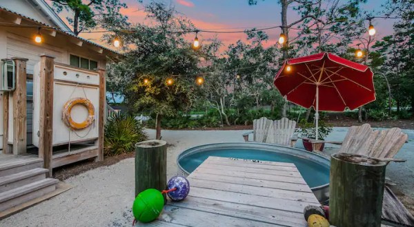 Spend The Night In A Charming Tiny House In The Middle Of Florida’s Santa Rosa Beach