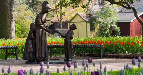 Pella, Iowa Will Completely Transform When The Tulips Bloom This Spring
