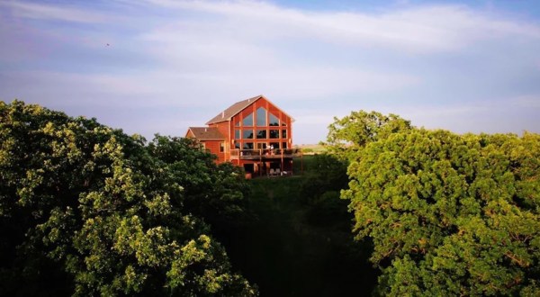 This Stupendous Iowa Cabin Is Beyond Your Wildest Dreams