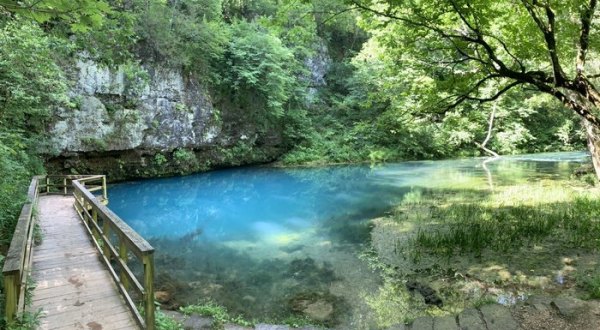 This Hidden Spring In Missouri Has Some Of The Bluest Water In The State