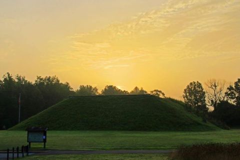 A Bit Of An Unexpected Natural Wonder, Few People Know There Are Mysterious Native American Burial Mounds Hiding In Tennessee