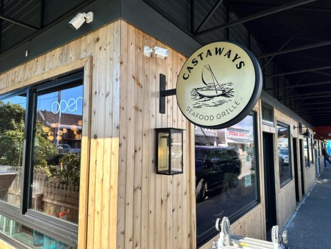 Enjoy The Freshest Willapa Bay Oysters At At This One-Of-A-Kind Seafood Restaurant In Washington