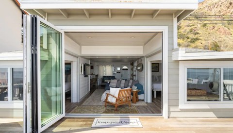 Stay Overnight In This Breathtaking Bungalow Just Steps From The Ocean In Southern California