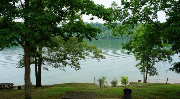 7 Spectacular Spots In Kentucky Where You Can Camp Right On The Lake