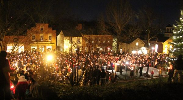 Experience Holiday Magic From The 1800s At Christmas Candlelighting In Ohio’s Historic Roscoe Village