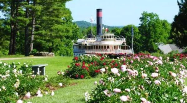 Walk Through A Sea Of  Lilacs and Peonies At The Shelburne Museum and Gardens In Vermont