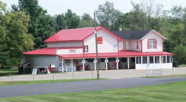 The Middle-Of-Nowhere General Store With Some Of The Best Pizza And Subs In Michigan