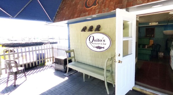 Enjoy The Freshest Seafood At This One-Of-A-Kind Restaurant In Rhode Island