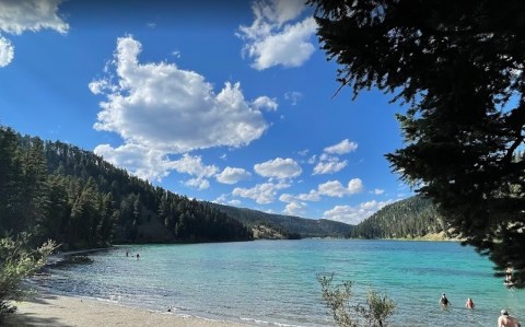 Wade Lake Is A Secret Tropical Lake In Montana Where The Water Is A Mesmerizing Blue