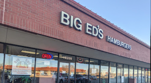 You’ll Barely Be Able To Take A Bite Of The Massive Burgers At Big Ed’s In Oklahoma