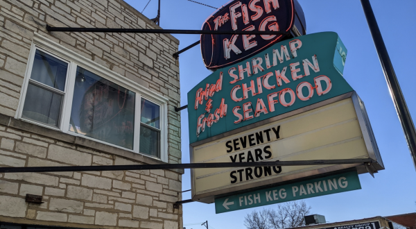 Enjoy The Freshest Fried Fish At This One-Of-A-Kind Seafood Restaurant In Illinois