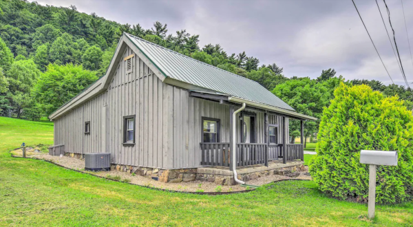 This Virginia Cottage In The Middle Of Nowhere Will Make You Forget All Of Your Worries